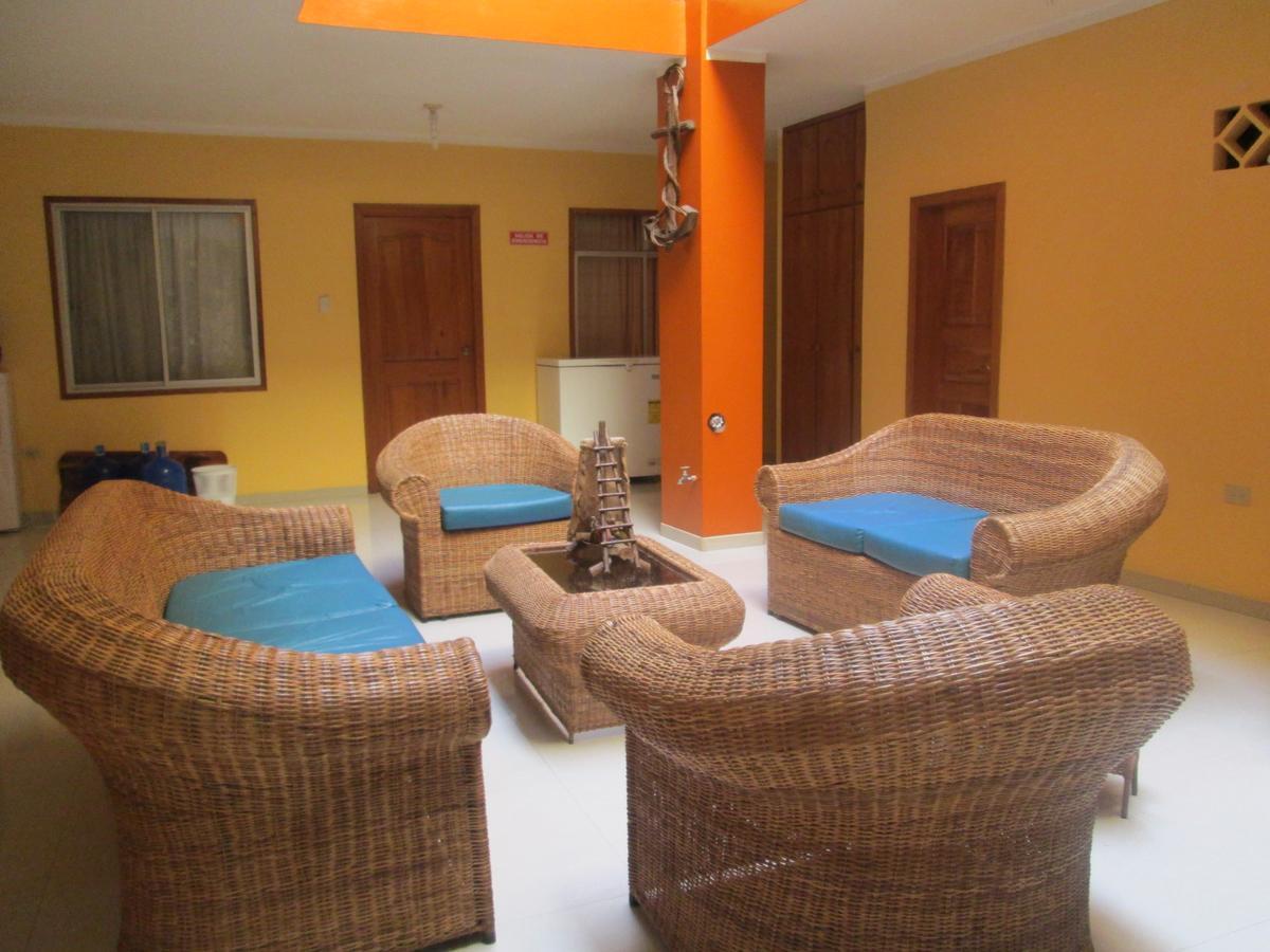 Hostal Leon Dormido 푸에르토 바케리조 모레노 외부 사진