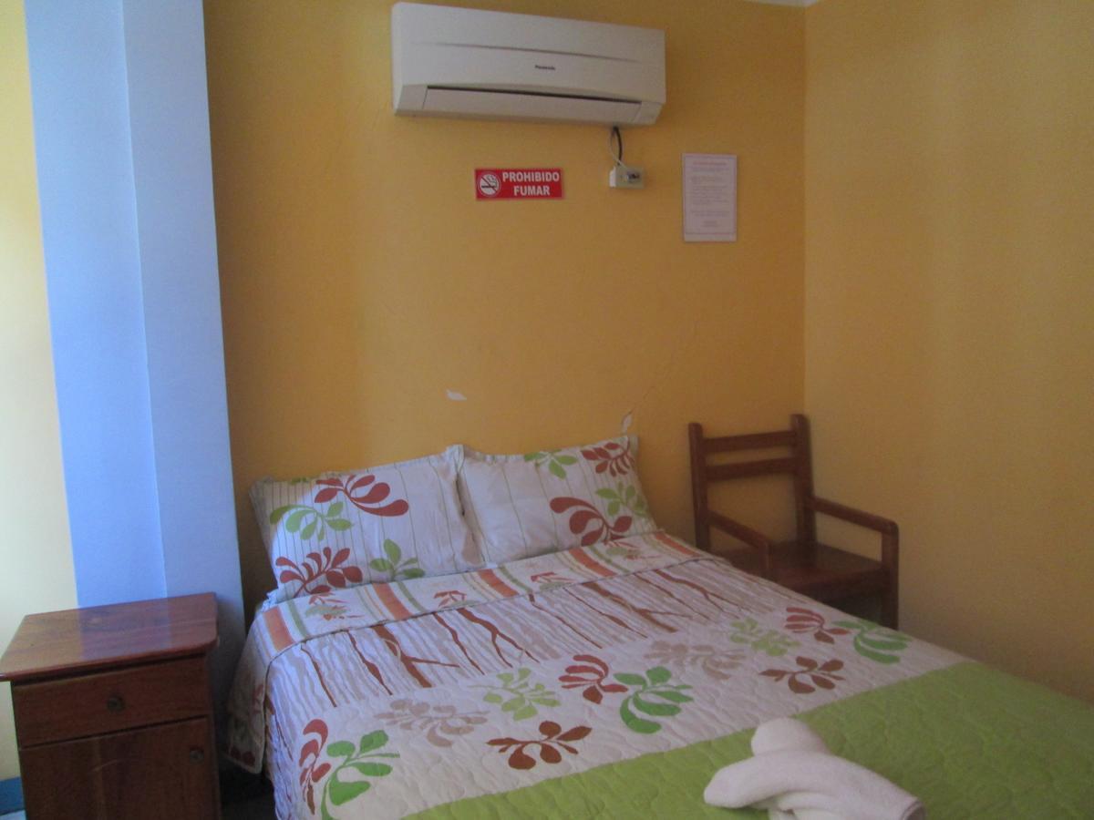 Hostal Leon Dormido 푸에르토 바케리조 모레노 외부 사진