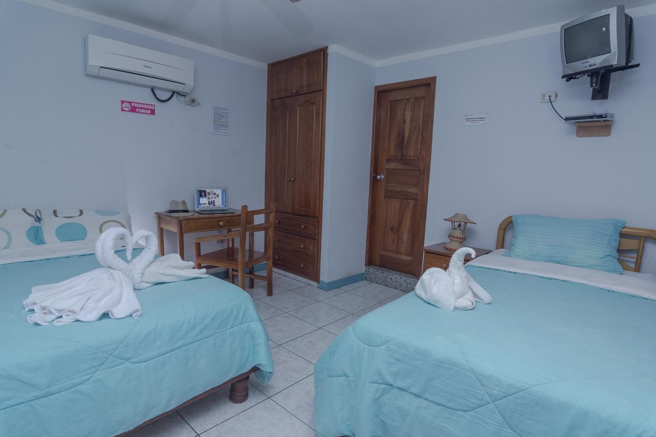 Hostal Leon Dormido 푸에르토 바케리조 모레노 외부 사진